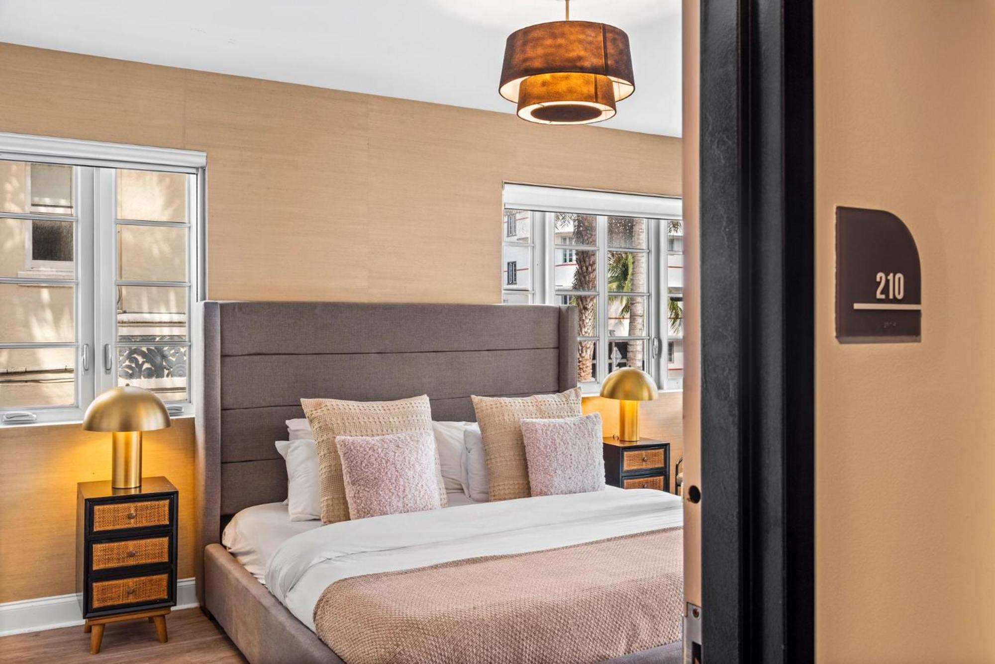 Luxuri Suites ไมอามีบีช ภายนอก รูปภาพ