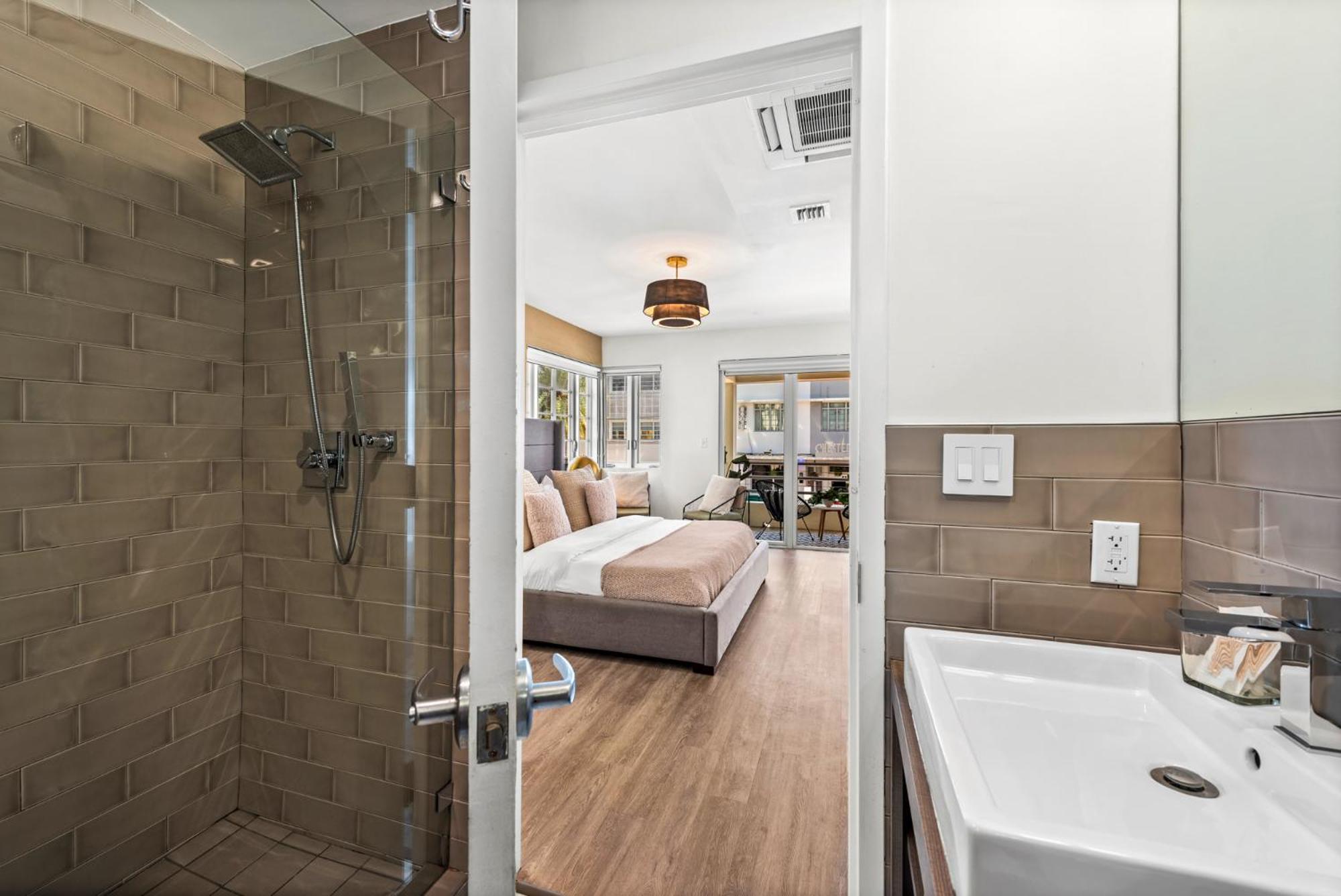 Luxuri Suites ไมอามีบีช ภายนอก รูปภาพ